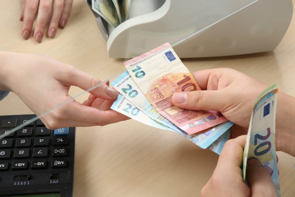 Kako banke odobravaju zajmove iza zatvorenih vrata Kako banke odobravaju zajmove iza zatvorenih vrata